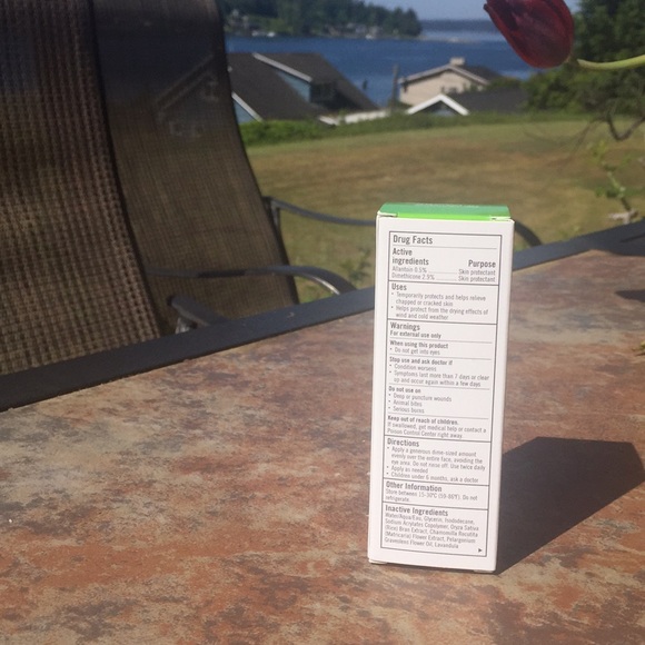 Rodan and Fields Soothe Sensitive Skin Treatment - Picture 2 of 2